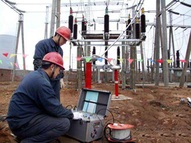 了解變頻器的機構(gòu)原理、變頻器接線控制、程序調(diào)試及與PLC的聯(lián)合